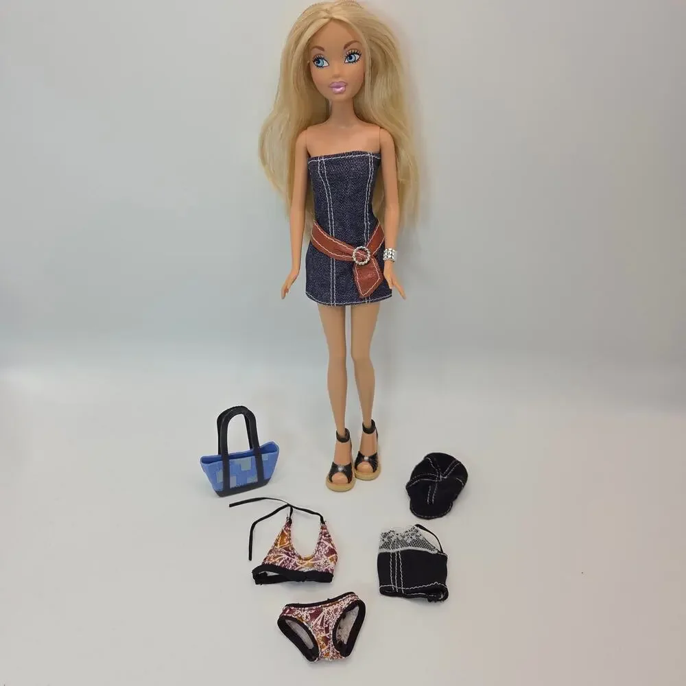 Vintage 2002 Barbie My Scene Spring Break Kennedy + Original Clothes